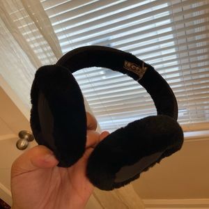 UGG ear warmers with audio/ earmuffs